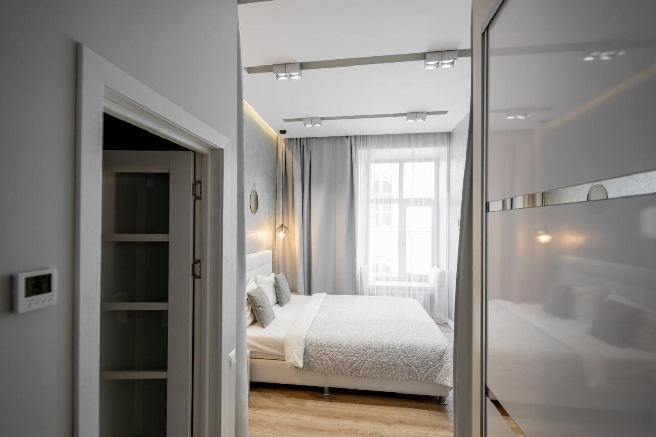 Luxe Virmenska *