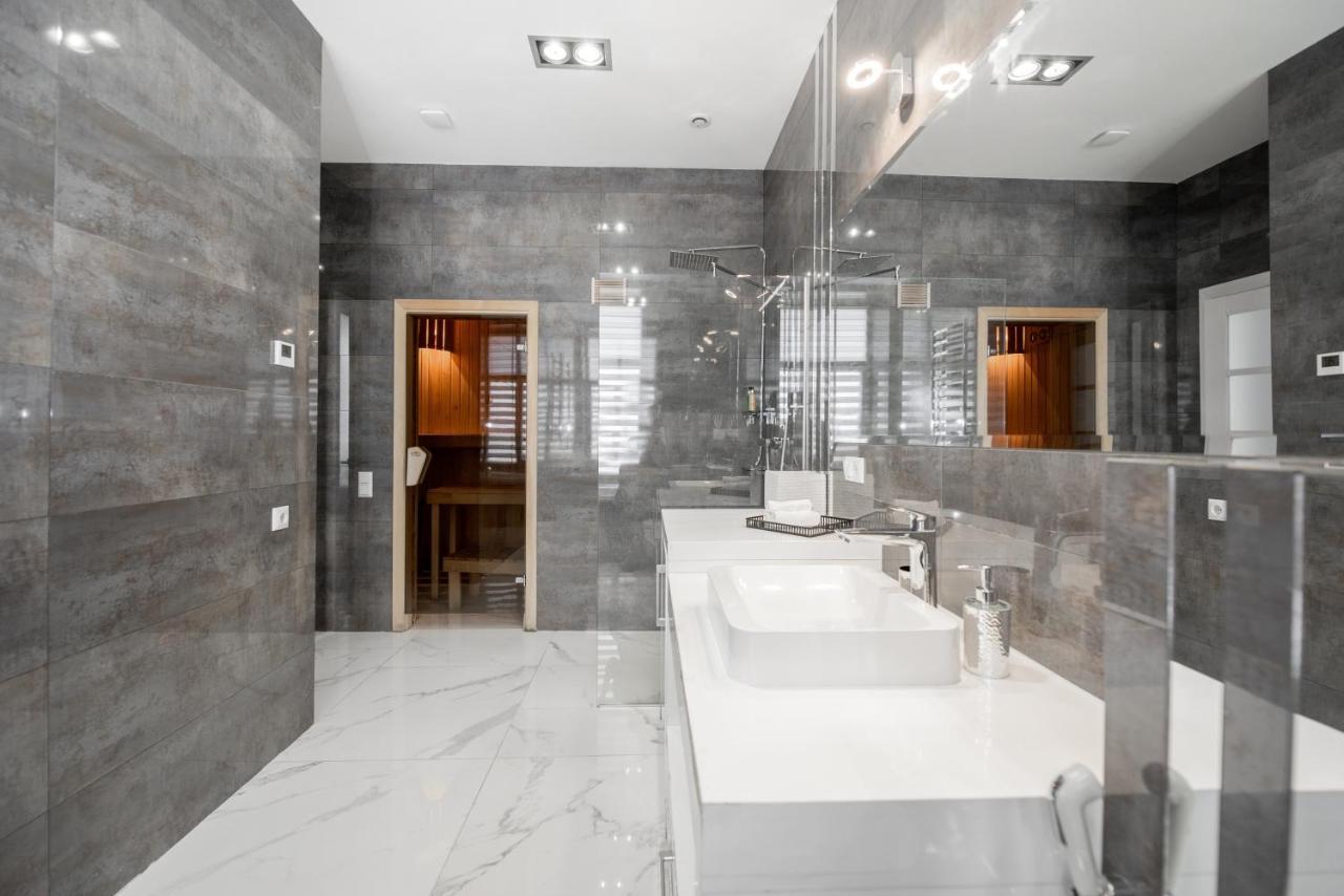 Luxe Virmenska Апартаменты *